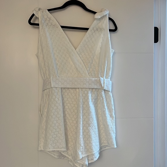 Short jumpsuit 💗 - Picture 3 of 5